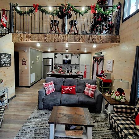 Lil Cabin In The Cove! Mtn Views, Theater, Hot Tub, Games, King Beds, Prime Location! سيفيرفيل المظهر الخارجي الصورة