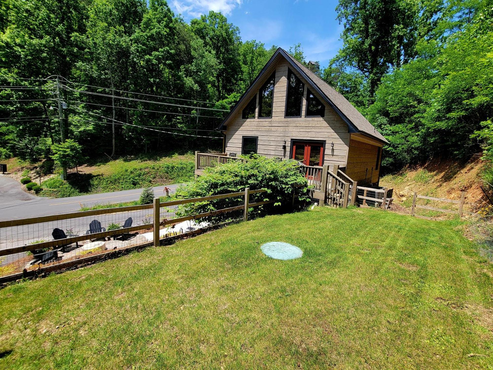 Lil Cabin In The Cove! Mtn Views, Theater, Hot Tub, Games, King Beds, Prime Location! سيفيرفيل المظهر الخارجي الصورة