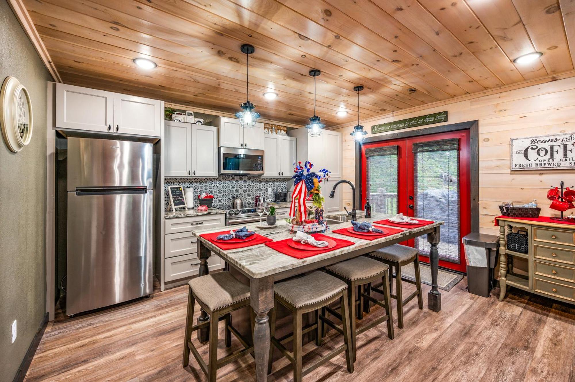 Lil Cabin In The Cove! Mtn Views, Theater, Hot Tub, Games, King Beds, Prime Location! سيفيرفيل المظهر الخارجي الصورة
