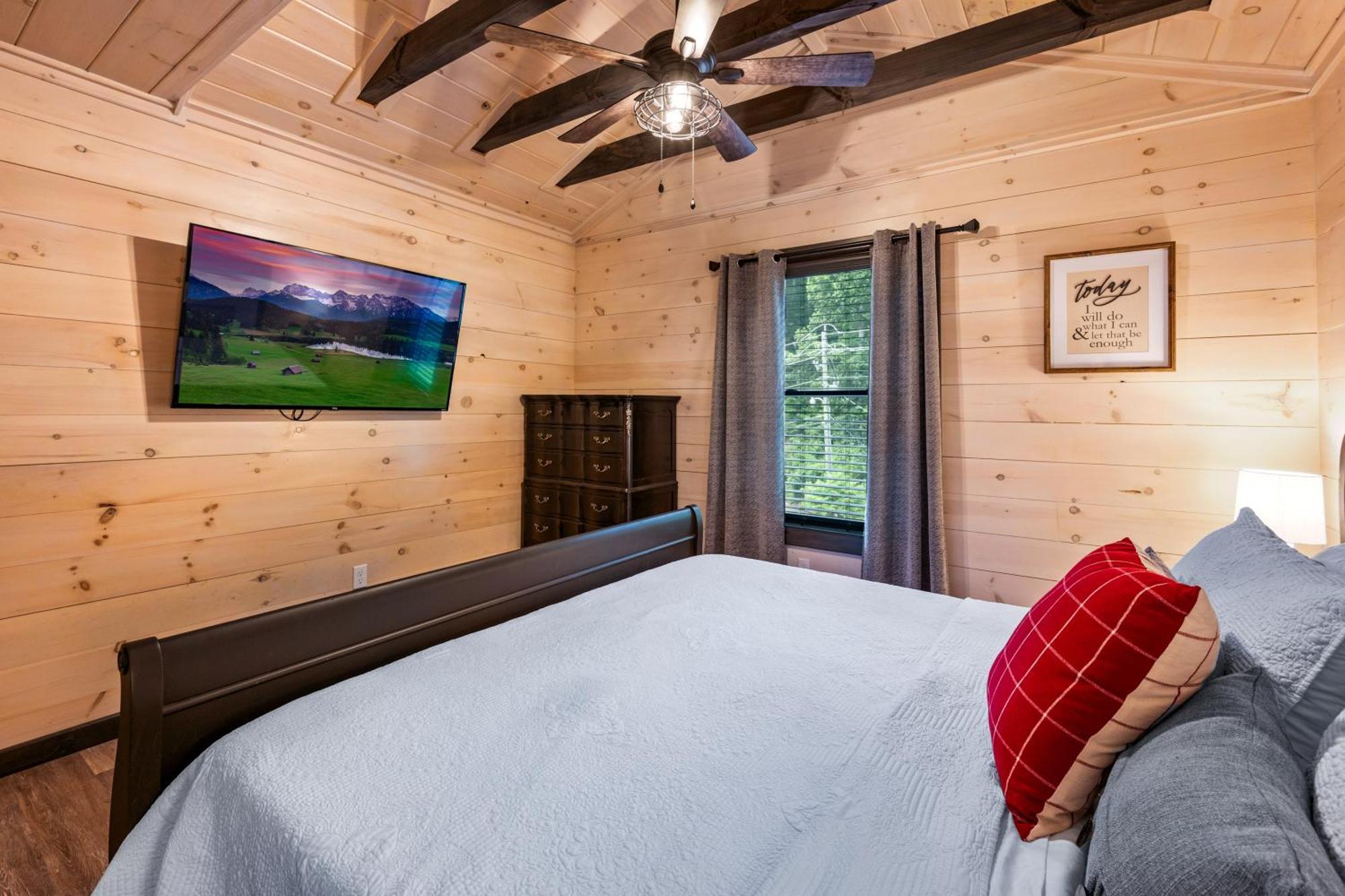 Lil Cabin In The Cove! Mtn Views, Theater, Hot Tub, Games, King Beds, Prime Location! سيفيرفيل المظهر الخارجي الصورة