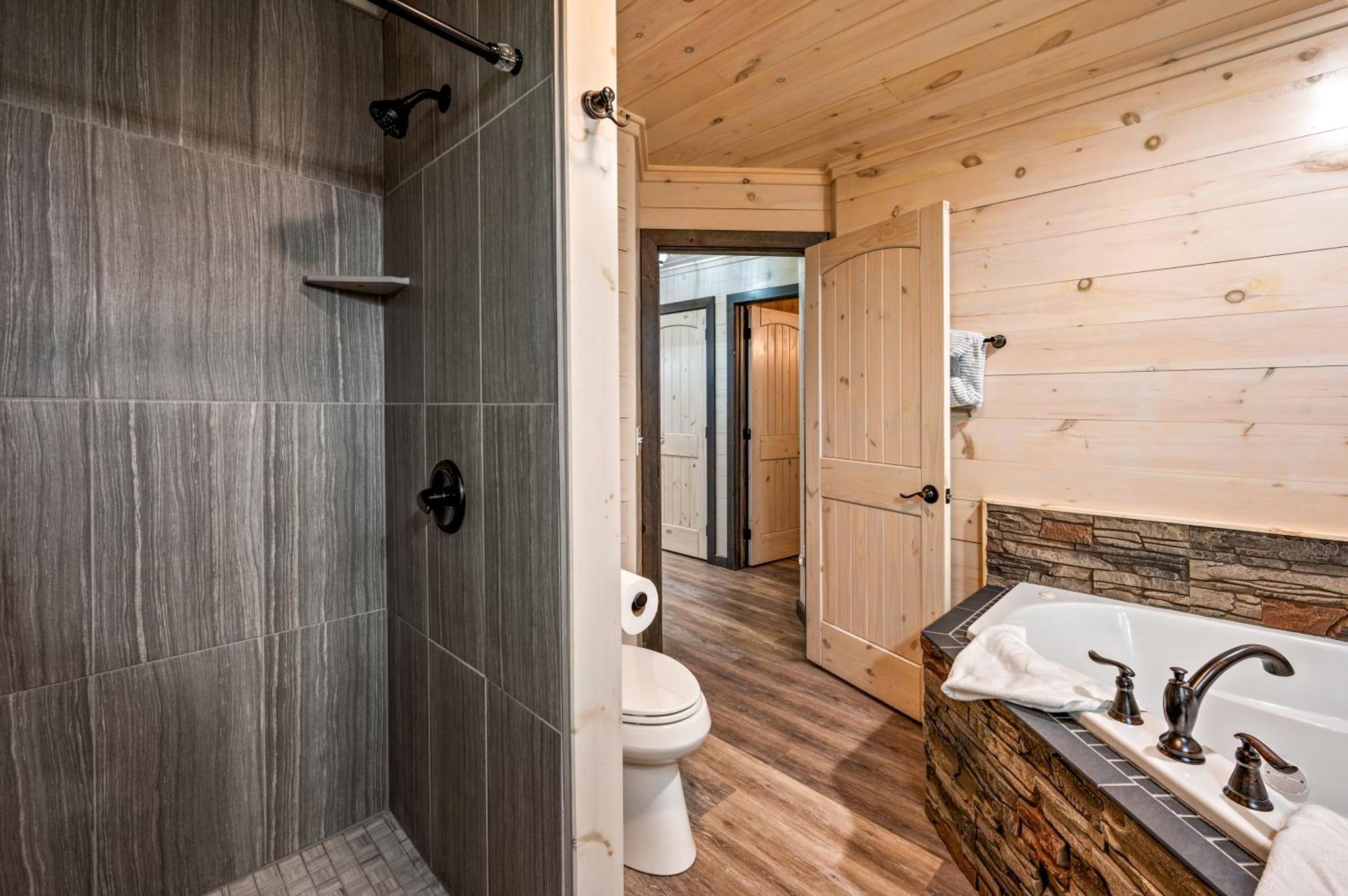 Lil Cabin In The Cove! Mtn Views, Theater, Hot Tub, Games, King Beds, Prime Location! سيفيرفيل المظهر الخارجي الصورة