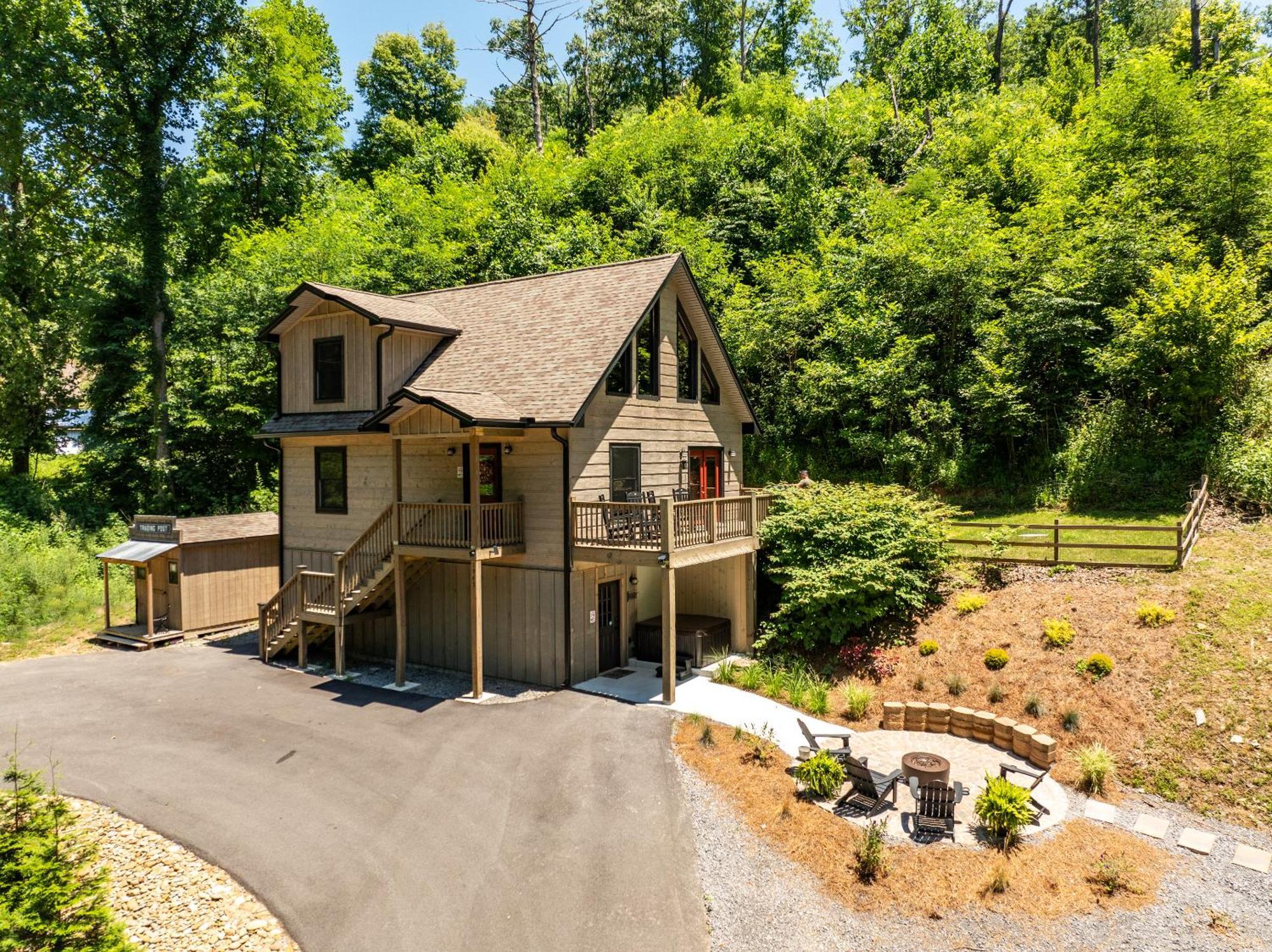 Lil Cabin In The Cove! Mtn Views, Theater, Hot Tub, Games, King Beds, Prime Location! سيفيرفيل المظهر الخارجي الصورة