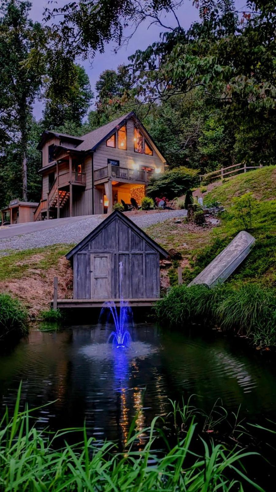 Lil Cabin In The Cove! Mtn Views, Theater, Hot Tub, Games, King Beds, Prime Location! سيفيرفيل المظهر الخارجي الصورة