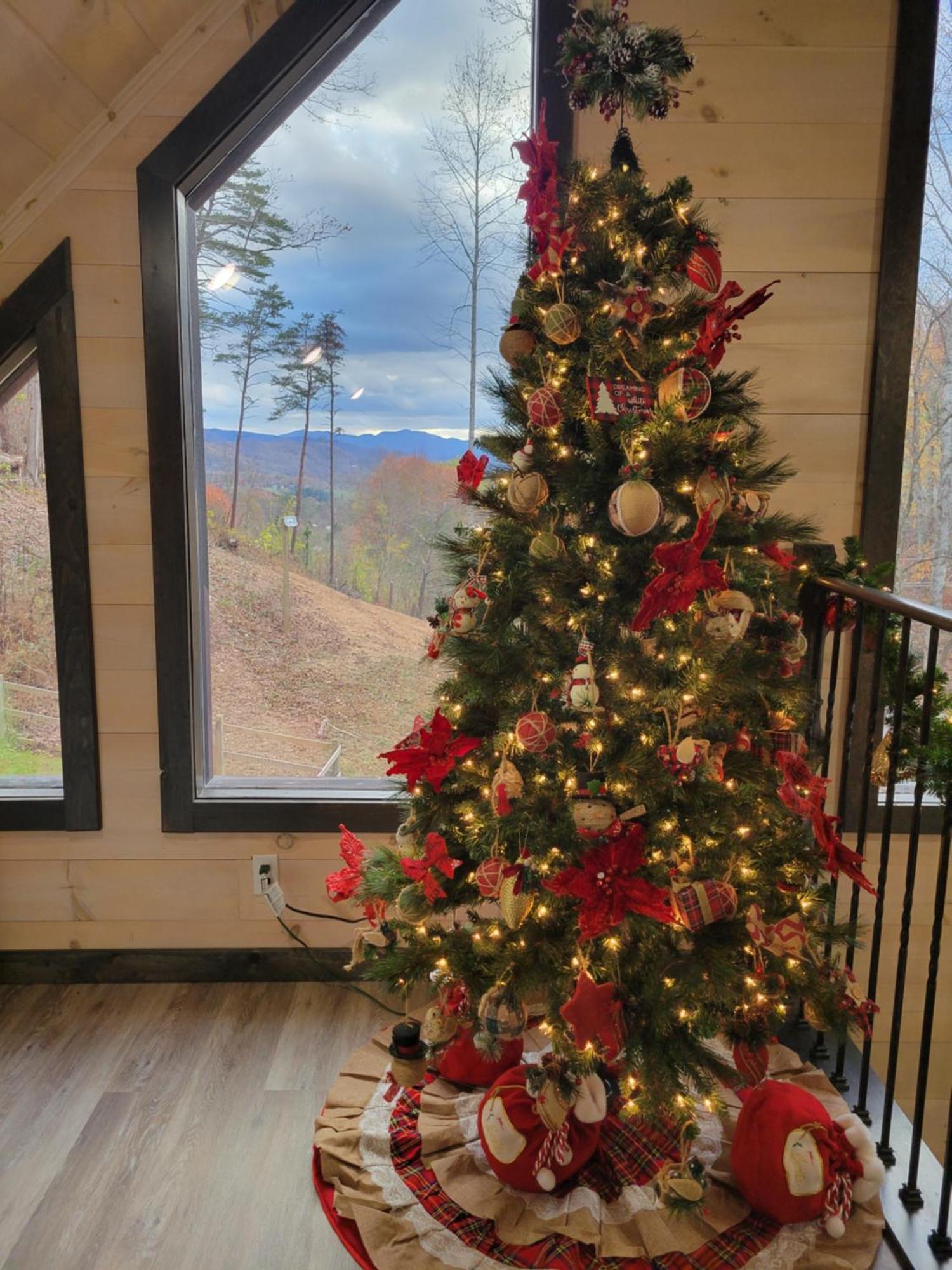 Lil Cabin In The Cove! Mtn Views, Theater, Hot Tub, Games, King Beds, Prime Location! سيفيرفيل المظهر الخارجي الصورة