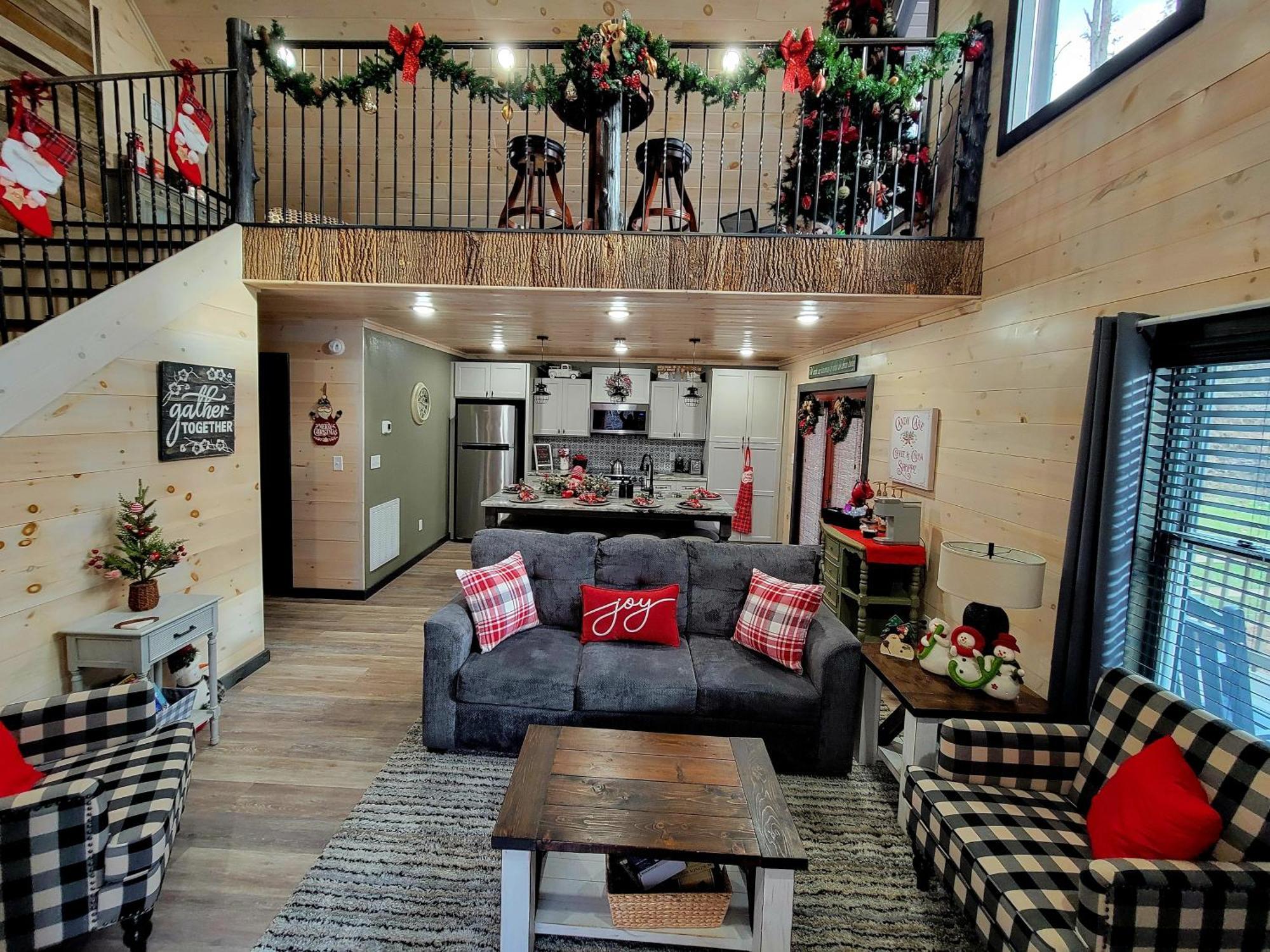 Lil Cabin In The Cove! Mtn Views, Theater, Hot Tub, Games, King Beds, Prime Location! سيفيرفيل المظهر الخارجي الصورة